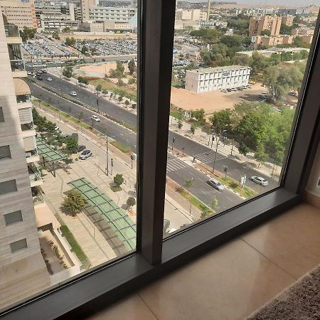 The Shining Star -A Beautiful 3 Bedroom Apartment Beersheba Buitenkant foto