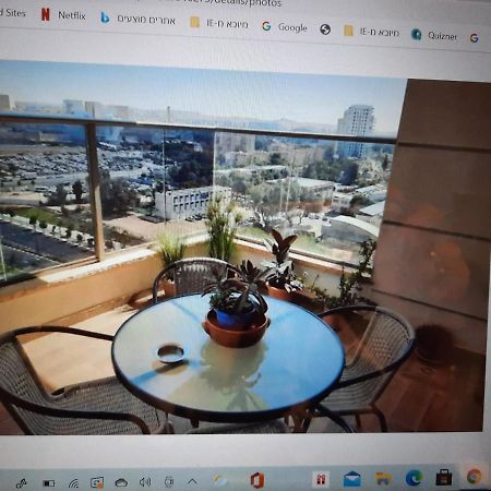 The Shining Star -A Beautiful 3 Bedroom Apartment Beersheba Buitenkant foto