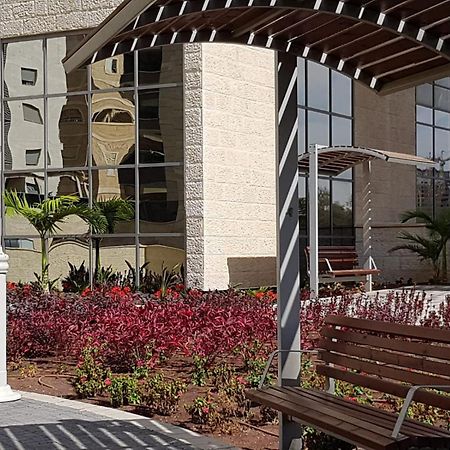 The Shining Star -A Beautiful 3 Bedroom Apartment Beersheba Buitenkant foto