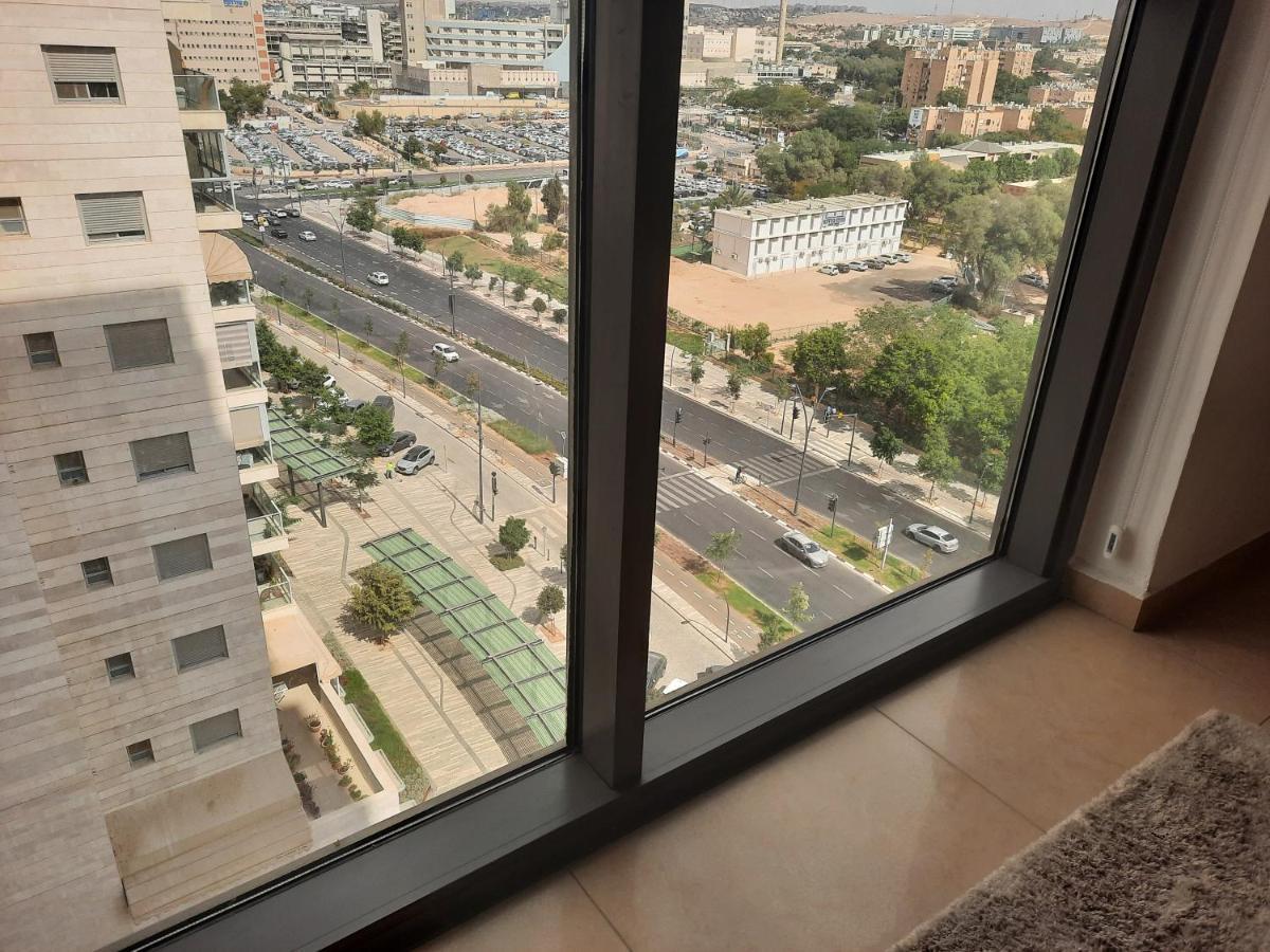 The Shining Star -A Beautiful 3 Bedroom Apartment Beersheba Buitenkant foto