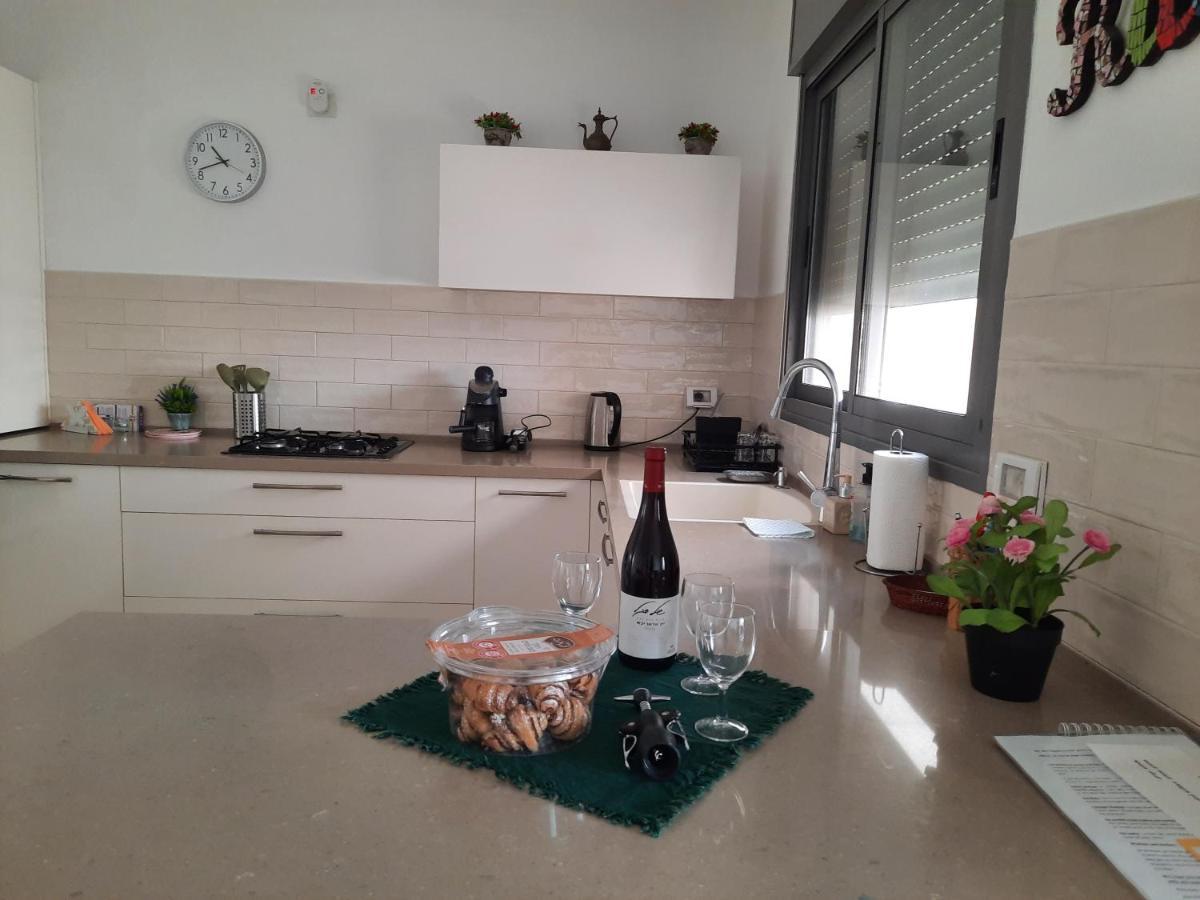 The Shining Star -A Beautiful 3 Bedroom Apartment Beersheba Buitenkant foto
