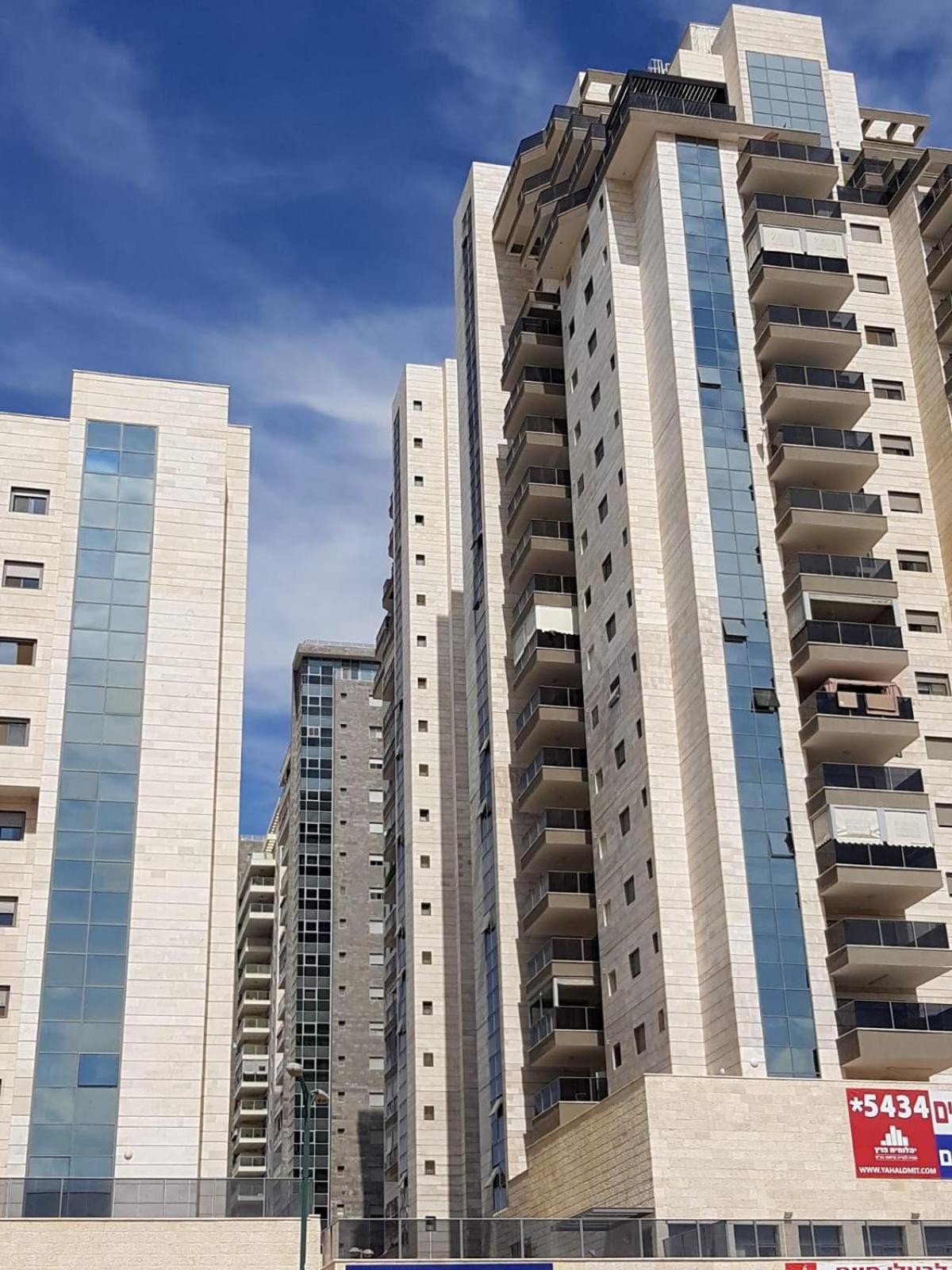 The Shining Star -A Beautiful 3 Bedroom Apartment Beersheba Buitenkant foto
