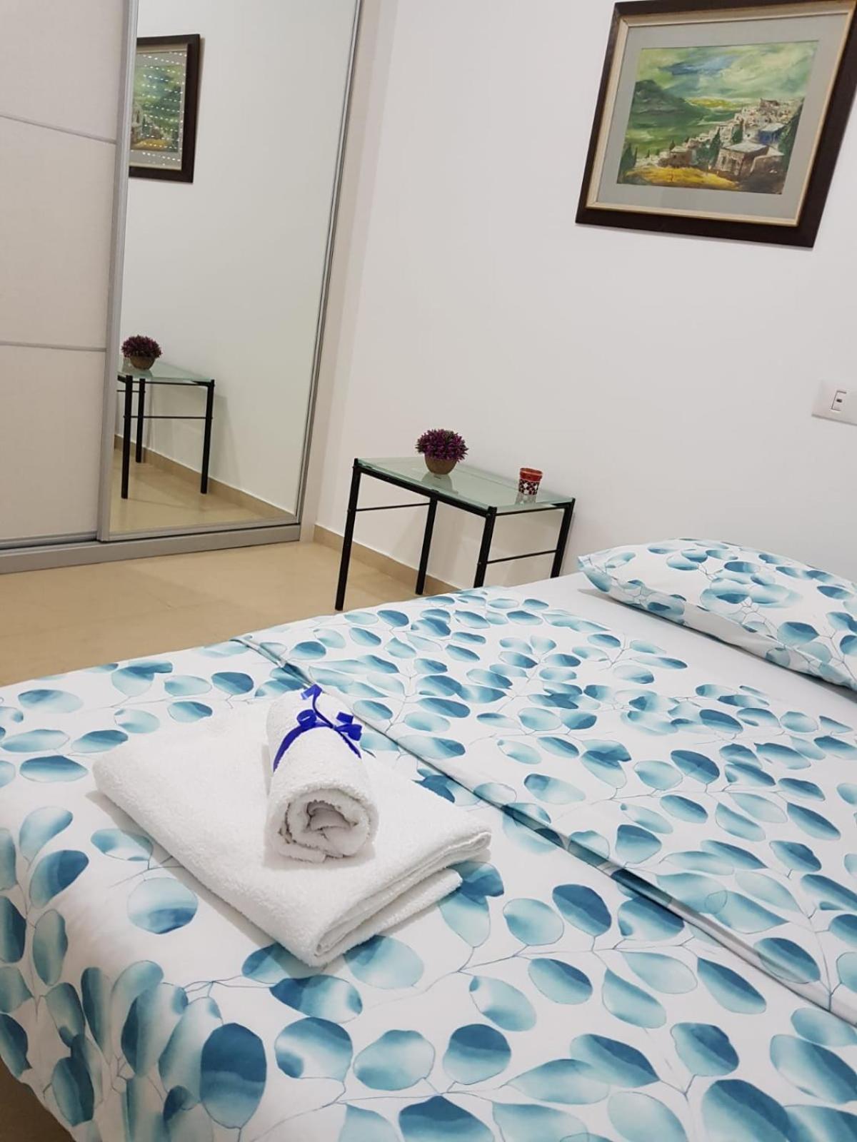 The Shining Star -A Beautiful 3 Bedroom Apartment Beersheba Buitenkant foto