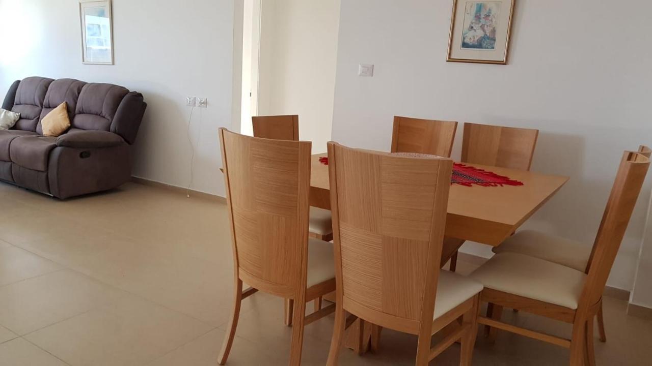 The Shining Star -A Beautiful 3 Bedroom Apartment Beersheba Buitenkant foto