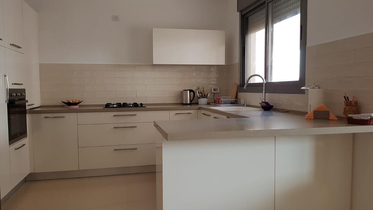 The Shining Star -A Beautiful 3 Bedroom Apartment Beersheba Buitenkant foto