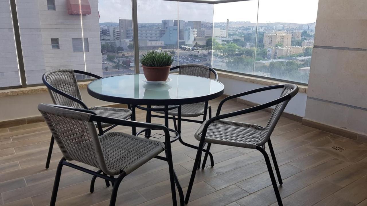 The Shining Star -A Beautiful 3 Bedroom Apartment Beersheba Buitenkant foto