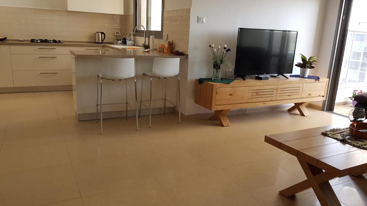 The Shining Star -A Beautiful 3 Bedroom Apartment Beersheba Buitenkant foto