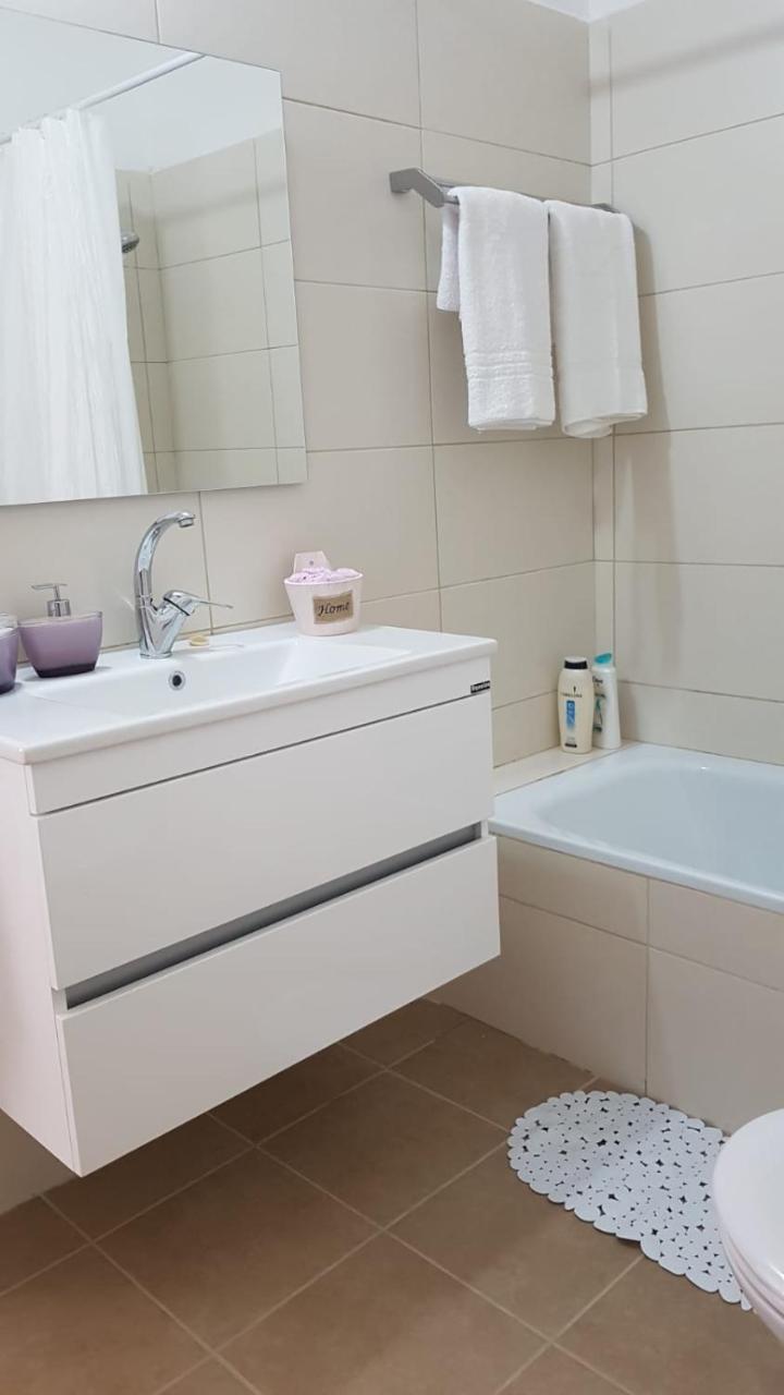The Shining Star -A Beautiful 3 Bedroom Apartment Beersheba Buitenkant foto